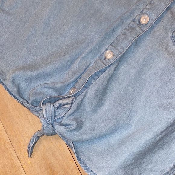 🌺 GEORGE Chambray Button Down Tie Knot Shirt - Picture 3 of 7